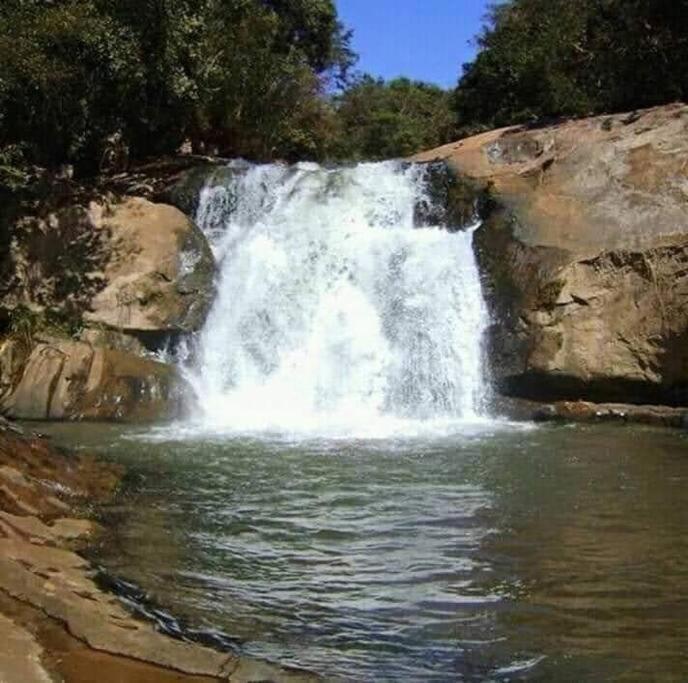 Chale Aconchegante Em Estancia Climatica Santo Antonio do Leite Luaran gambar